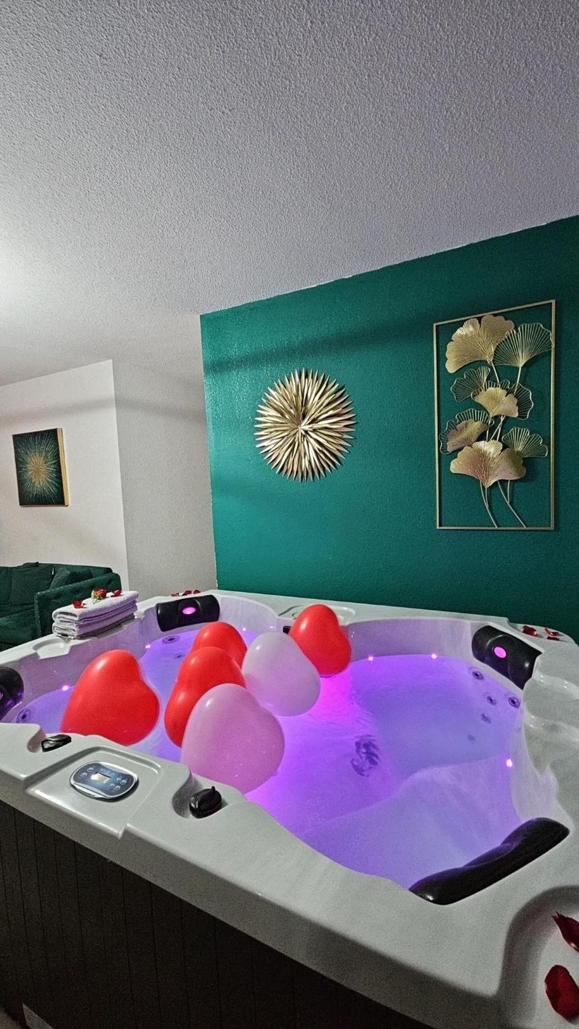 Suite Jacuzzi "Spa Privatif " Appartement Jacuzzi Toulouse Buitenkant foto